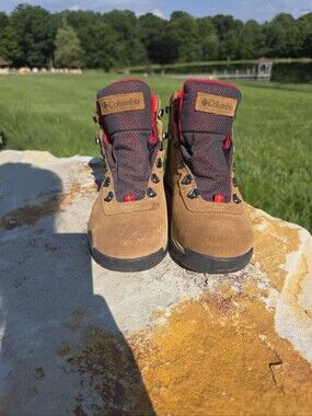 Columbia Womans Brown Suede Hiking Boots with Red Lining Size 7.5